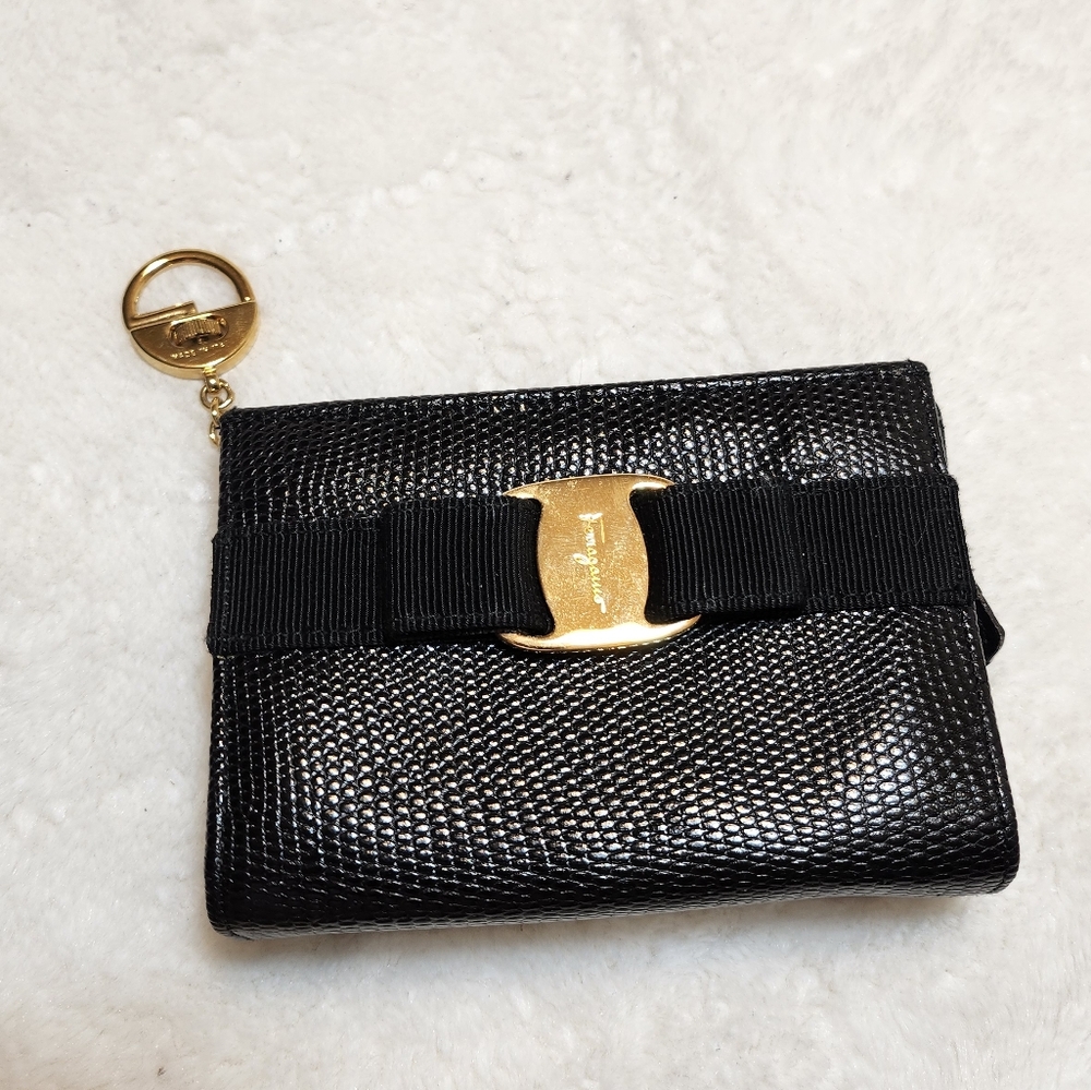 Salvatore Ferragamo Vara bow compact wallet pouch textured lizarard Imbossed - Picture 3 of 16